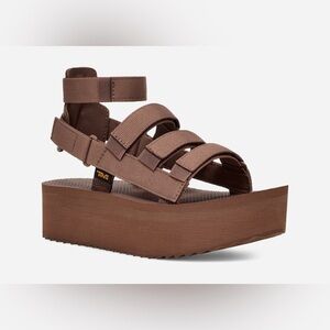 Teva Flatform Mevia Sandals size 10